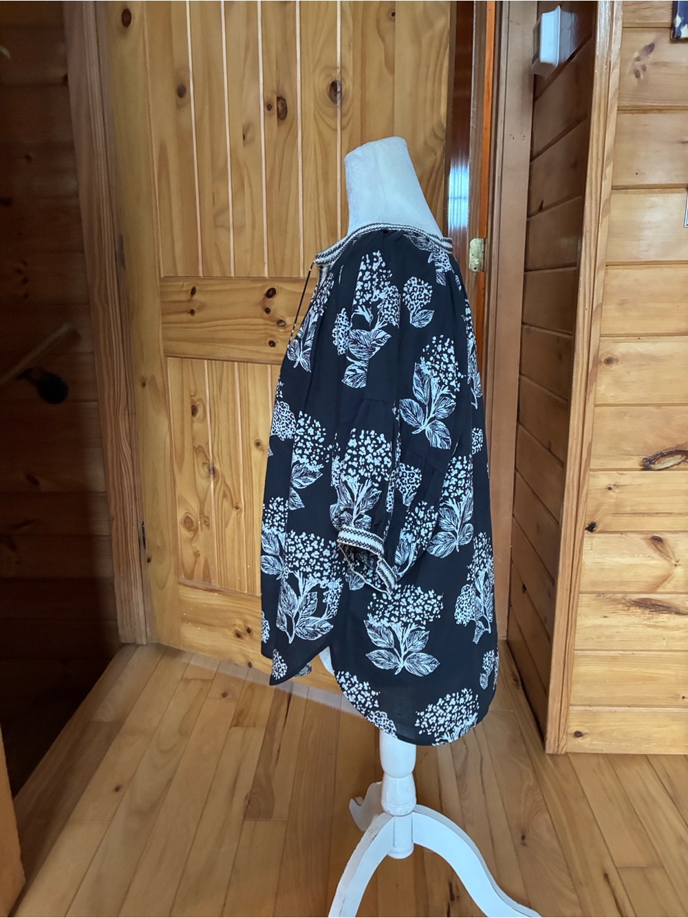 Cotton dark floral puff sleeve tropical print resort top - Picture 4 of 5